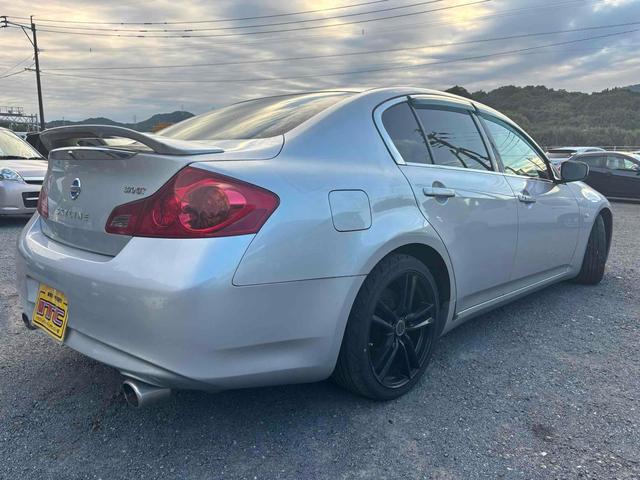 スカイライン 250GT ETC ナビ TV アルミホイール HID AT スマートキー 盗難防止システム CD ミュージックプレイヤー接続可 衝突安全ボディ ABS ESC エアコン パワーステアリング パワーウィンドウ(18枚目)