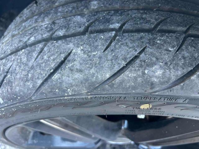 スカイライン 250GT ETC ナビ TV アルミホイール HID AT スマートキー 盗難防止システム CD ミュージックプレイヤー接続可 衝突安全ボディ ABS ESC エアコン パワーステアリング パワーウィンドウ(20枚目)