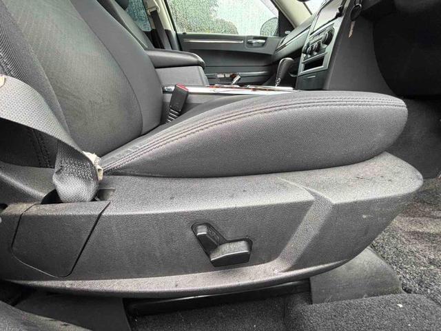 クライスラー・３００Ｃ 　クリアランスソナー　バックカメラ　ナビ　ＴＶ　アルミホイール　ＡＴ　電動格納ミラー　パワーシート　ＣＤ　ＤＶＤ再生　エアコン（23枚目）