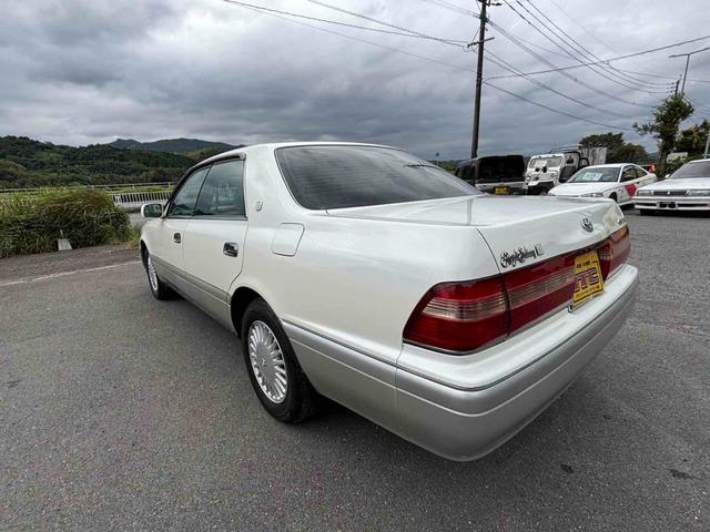 クラウン オートクルーズコントロール アルミホイール AT CD MD ABS エアコン パワーステアリング パワーウィンドウ(17枚目)