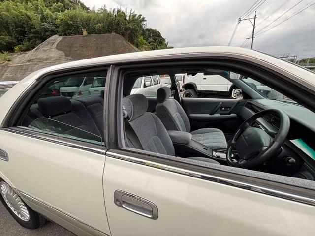 クラウン オートクルーズコントロール アルミホイール AT CD MD ABS エアコン パワーステアリング パワーウィンドウ(25枚目)