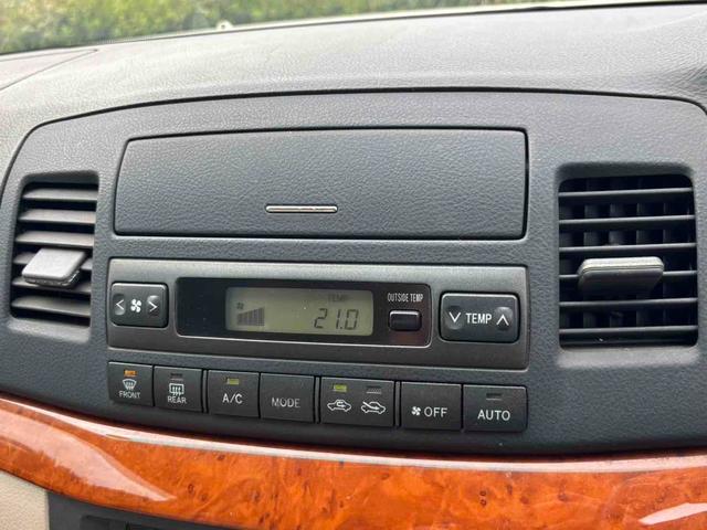 マークII グランデ　ＡＴ　キーレスエントリー　パワーシート　ＣＤ　カセット　衝突安全ボディ　ＡＢＳ　エアコン　パワーステアリング　パワーウィンドウ（3枚目）