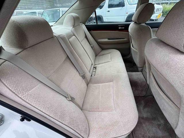 マークII グランデ　ＡＴ　キーレスエントリー　パワーシート　ＣＤ　カセット　衝突安全ボディ　ＡＢＳ　エアコン　パワーステアリング　パワーウィンドウ（7枚目）