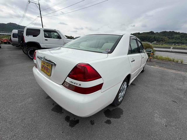 マークII グランデ　ＡＴ　キーレスエントリー　パワーシート　ＣＤ　カセット　衝突安全ボディ　ＡＢＳ　エアコン　パワーステアリング　パワーウィンドウ（16枚目）