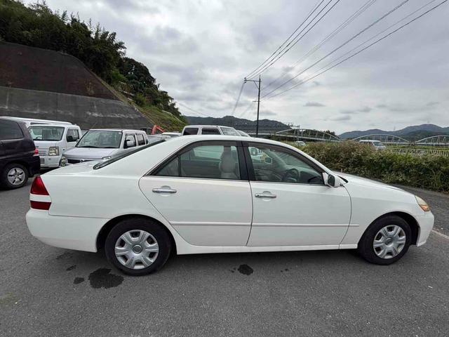 マークII グランデ　ＡＴ　キーレスエントリー　パワーシート　ＣＤ　カセット　衝突安全ボディ　ＡＢＳ　エアコン　パワーステアリング　パワーウィンドウ（17枚目）