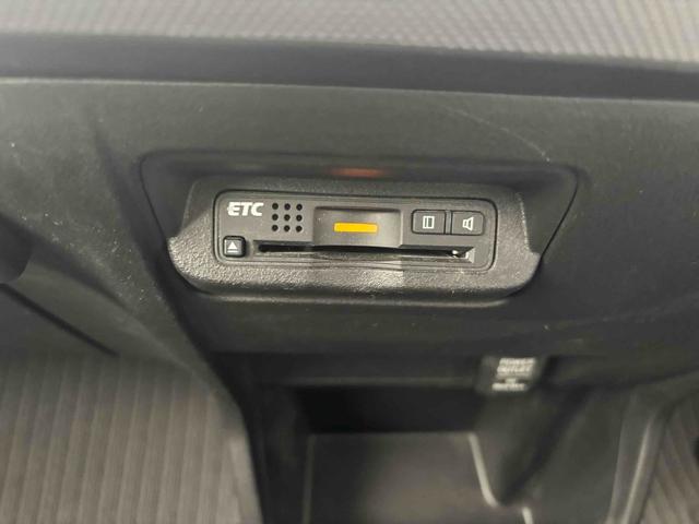 フリードハイブリッド ジャストセレクション ETC バックカメラ ナビ TV オートクルーズコントロール 両側電動スライドドア HID スマートキー 電動格納ミラー 3列シート CVT アルミホイール CD USB ミュージックプレイヤー接続可(7枚目)