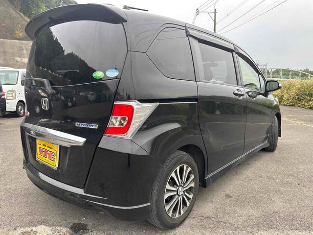 フリードハイブリッド ジャストセレクション ETC バックカメラ ナビ TV オートクルーズコントロール 両側電動スライドドア HID スマートキー 電動格納ミラー 3列シート CVT アルミホイール CD USB ミュージックプレイヤー接続可(17枚目)