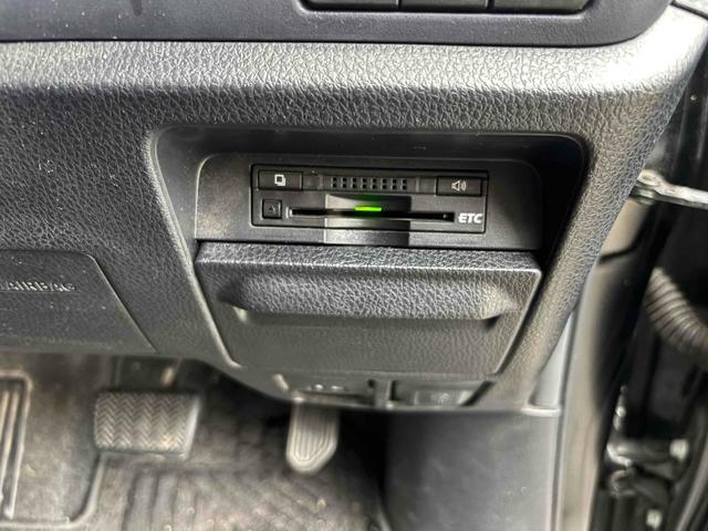 ヴォクシー ZS 煌 ETC バックカメラ ナビ TV 両側電動スライドドア LEDヘッドランプ スマートキー アイドリングストップ 3列シート CVT アルミホイール CD ミュージックプレイヤー接続可(6枚目)