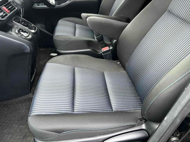 ヴォクシー ZS 煌 ETC バックカメラ ナビ TV 両側電動スライドドア LEDヘッドランプ スマートキー アイドリングストップ 3列シート CVT アルミホイール CD ミュージックプレイヤー接続可(10枚目)