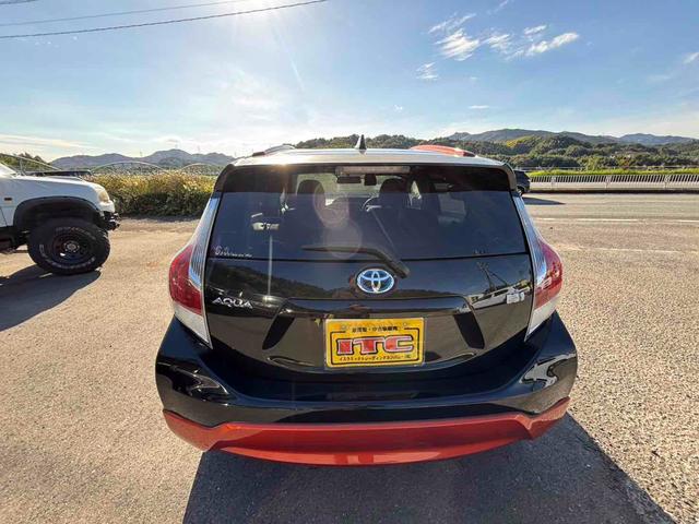 アクア X-アーバン ETC バックカメラ TV アルミホイール スマートキー 電動格納ミラー CVT 衝突安全ボディ ABS ESC CD DVD再生 Bluetooth エアコン パワーステアリング パワーウィンドウ(16枚目)