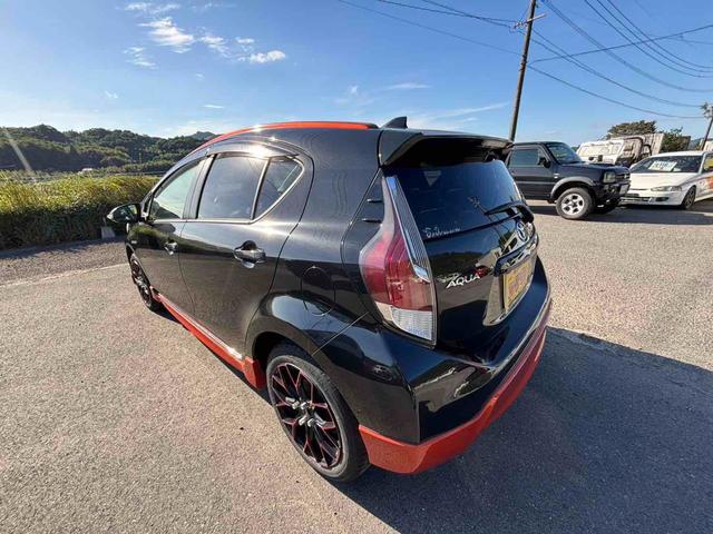 アクア X-アーバン ETC バックカメラ TV アルミホイール スマートキー 電動格納ミラー CVT 衝突安全ボディ ABS ESC CD DVD再生 Bluetooth エアコン パワーステアリング パワーウィンドウ(17枚目)