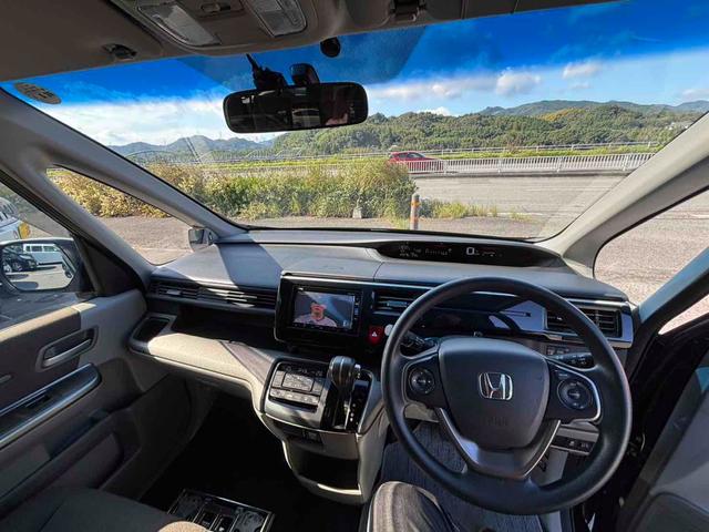 ステップワゴン Ｇ　ドライブレコーダー　ＥＴＣ　バックカメラ　ＴＶ　両側電動スライドドア　スマートキー　アイドリングストップ　後席モニター　３列シート　ＣＶＴ　アルミホイール　ＵＳＢ　Ｂｌｕｅｔｏｏｔｈ　エアコン（2枚目）