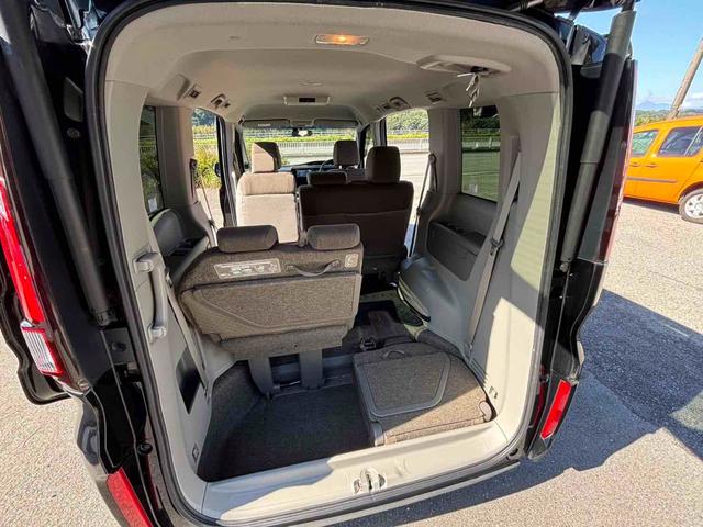 ステップワゴン Ｇ　ドライブレコーダー　ＥＴＣ　バックカメラ　ＴＶ　両側電動スライドドア　スマートキー　アイドリングストップ　後席モニター　３列シート　ＣＶＴ　アルミホイール　ＵＳＢ　Ｂｌｕｅｔｏｏｔｈ　エアコン（17枚目）