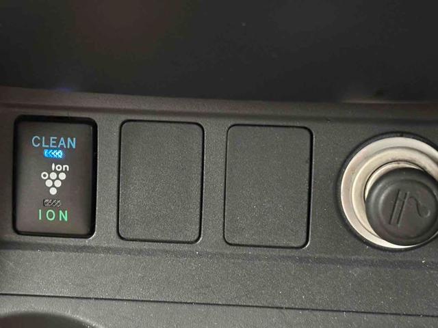 ヴァンガード 240S ETC バックカメラ オートクルーズコントロール TV HID アルミホイール スマートキー CVT 盗難防止システム 衝突安全ボディ CD DVD再生 ミュージックプレイヤー接続可 ABS ESC(9枚目)