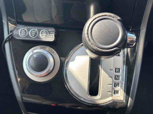 シフトレバー。ぜひ一度お客様の目で確認してください。