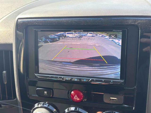 バックカメラも付いています。駐車の時に便利なのはもちろんの事、後方死角にいる子供たちに気が付くことができるので安心安全ですね