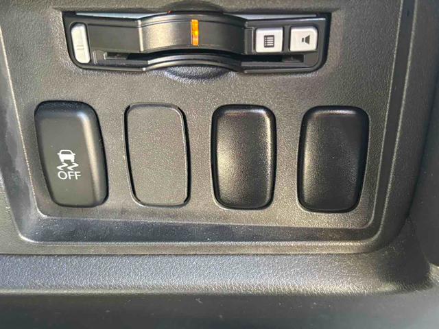 今では必需品のＥＴＣも付いております。高速道路での出入りもスムーズ。渋滞緩和にもなりエコにも繋がります。