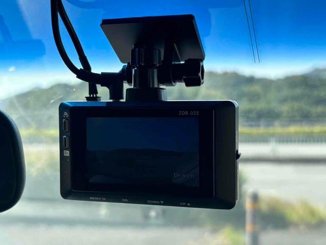 ドライブレコーダーもついています！もし事故を起こしてしまったら。そんな時に心強い味方になるのが、運転の記録を映像と音で記録するドライブレコーダーです。