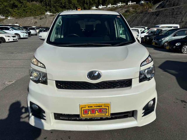 ヴォクシー ＺＳ　福祉車輌　ＴＶ　両側電動スライドドア　オートライト　ＨＩＤ　スマートキー　電動格納ミラー　３列シート　ＣＶＴ　ＣＤ　ＤＶＤ再生　ミュージックプレイヤー接続可　Ｂｌｕｅｔｏｏｔｈ　盗難防止システム（12枚目）