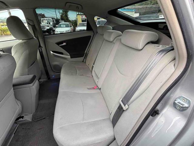 プリウス Ｓ　ＥＴＣ　アルミホイール　スマートキー　ＣＶＴ　盗難防止システム　衝突安全ボディ　ＡＢＳ　ＥＳＣ　ＣＤ　エアコン　パワーステアリング　パワーウィンドウ（11枚目）