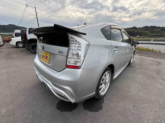 プリウス Ｓ　ＥＴＣ　アルミホイール　スマートキー　ＣＶＴ　盗難防止システム　衝突安全ボディ　ＡＢＳ　ＥＳＣ　ＣＤ　エアコン　パワーステアリング　パワーウィンドウ（17枚目）