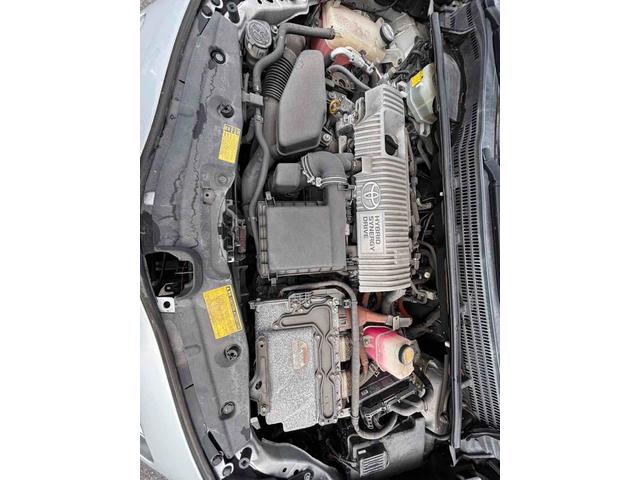 プリウス Ｓ　ＥＴＣ　アルミホイール　スマートキー　ＣＶＴ　盗難防止システム　衝突安全ボディ　ＡＢＳ　ＥＳＣ　ＣＤ　エアコン　パワーステアリング　パワーウィンドウ（19枚目）