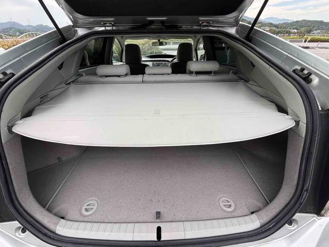 プリウス Ｓ　ＥＴＣ　アルミホイール　スマートキー　ＣＶＴ　盗難防止システム　衝突安全ボディ　ＡＢＳ　ＥＳＣ　ＣＤ　エアコン　パワーステアリング　パワーウィンドウ（22枚目）