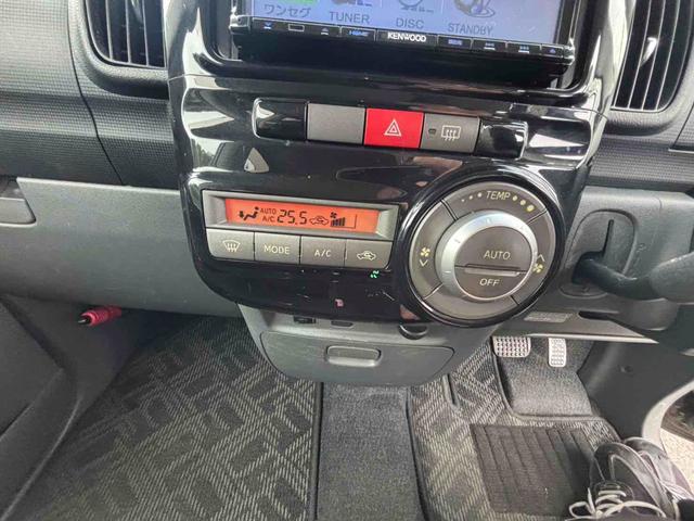 タント カスタムＸリミテッド　電動スライドドア　ＴＶ　ＨＩＤ　スマートキー　シートヒーター　ベンチシート　ＣＶＴ　盗難防止システム　ＡＢＳ　ＣＤ　ＵＳＢ　アルミホイール　衝突安全ボディ　エアコン　パワーステアリング（4枚目）