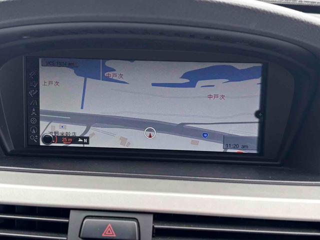 ３シリーズ 　ナビ　アルミホイール　オートライト　ＨＩＤ　パワーシート　キーレスエントリー　ＡＴ　盗難防止システム　ＡＢＳ　ＣＤ　ＤＶＤ再生　エアコン　パワーステアリング　パワーウィンドウ（4枚目）