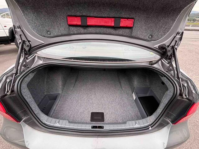 ３シリーズ 　ナビ　アルミホイール　オートライト　ＨＩＤ　パワーシート　キーレスエントリー　ＡＴ　盗難防止システム　ＡＢＳ　ＣＤ　ＤＶＤ再生　エアコン　パワーステアリング　パワーウィンドウ（18枚目）