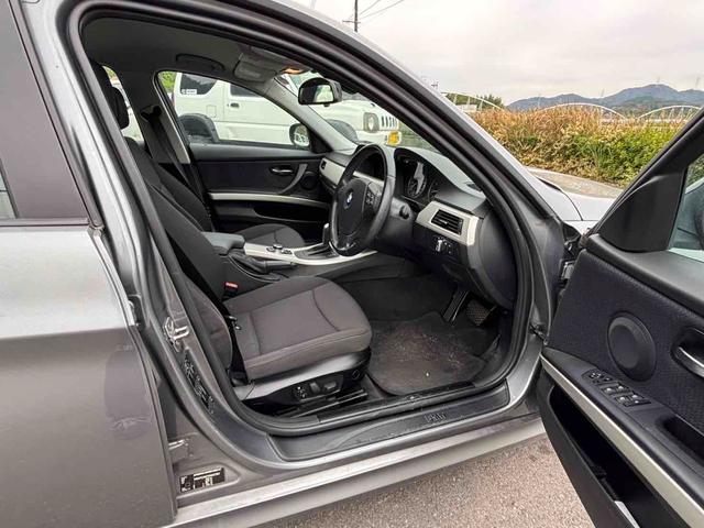 ３シリーズ 　ナビ　アルミホイール　オートライト　ＨＩＤ　パワーシート　キーレスエントリー　ＡＴ　盗難防止システム　ＡＢＳ　ＣＤ　ＤＶＤ再生　エアコン　パワーステアリング　パワーウィンドウ（22枚目）