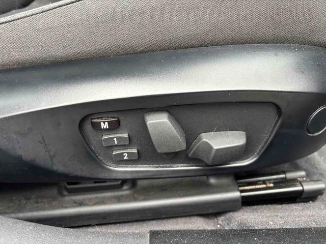 ３シリーズ 　ナビ　アルミホイール　オートライト　ＨＩＤ　パワーシート　キーレスエントリー　ＡＴ　盗難防止システム　ＡＢＳ　ＣＤ　ＤＶＤ再生　エアコン　パワーステアリング　パワーウィンドウ（25枚目）