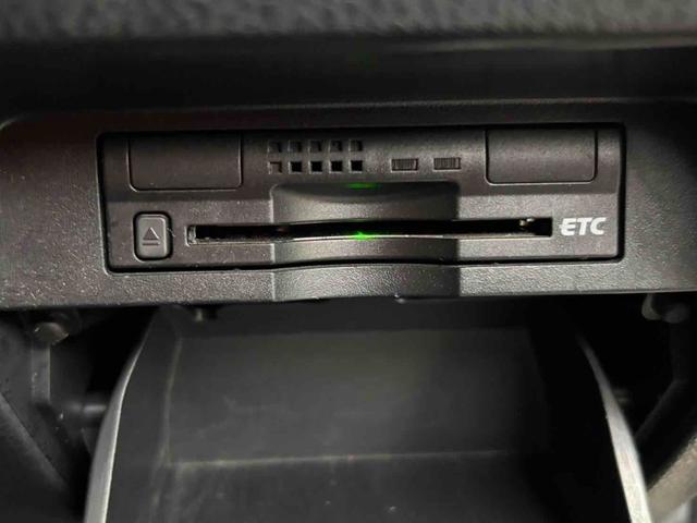 ヴォクシー ＺＳ　ＥＴＣ　バックカメラ　ナビ　ＴＶ　両側電動スライドドア　オートライト　ＬＥＤヘッドランプ　スマートキー　アイドリングストップ　電動格納ミラー　後席モニター　３列シート　ウォークスルー　ＣＶＴ（5枚目）