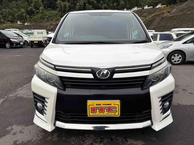 ヴォクシー ＺＳ　ＥＴＣ　バックカメラ　ナビ　ＴＶ　両側電動スライドドア　オートライト　ＬＥＤヘッドランプ　スマートキー　アイドリングストップ　電動格納ミラー　後席モニター　３列シート　ウォークスルー　ＣＶＴ（13枚目）