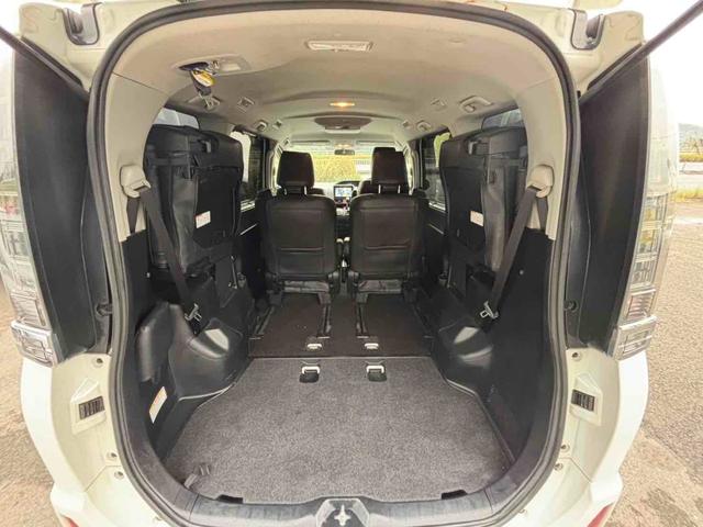 ヴォクシー ＺＳ　ＥＴＣ　バックカメラ　ナビ　ＴＶ　両側電動スライドドア　オートライト　ＬＥＤヘッドランプ　スマートキー　アイドリングストップ　電動格納ミラー　後席モニター　３列シート　ウォークスルー　ＣＶＴ（18枚目）