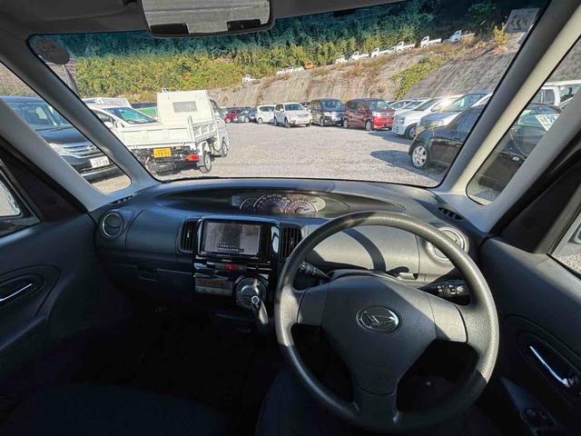 タント Ｇスペシャル　電動スライドドア　ナビ　ＴＶ　スマートキー　アイドリングストップ　ベンチシート　ＣＶＴ　盗難防止システム　ＡＢＳ　Ｂｌｕｅｔｏｏｔｈ　アルミホイール　衝突安全ボディ　エアコン　パワーステアリング（2枚目）