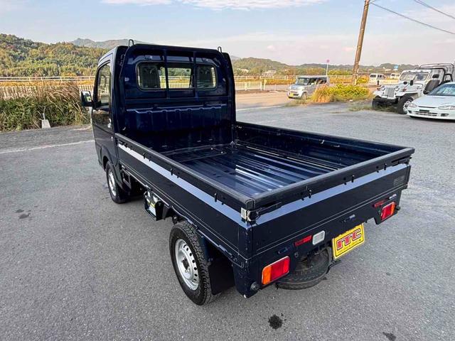 キャリイトラック ＫＣスペシャル　４ＷＤ　軽トラック　ＭＴ　衝突被害軽減システム　レーンアシスト　キーレスエントリー　オートライト　ＥＳＣ　エアコン　パワーステアリング　パワーウィンドウ　運転席エアバッグ　助手席エアバッグ（5枚目）