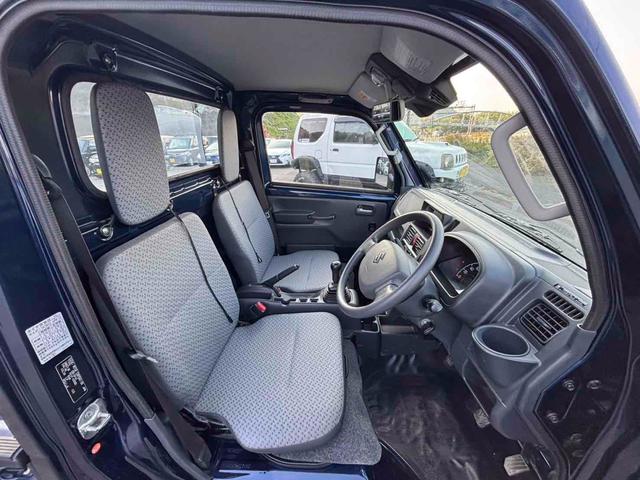 キャリイトラック ＫＣスペシャル　４ＷＤ　軽トラック　ＭＴ　衝突被害軽減システム　レーンアシスト　キーレスエントリー　オートライト　ＥＳＣ　エアコン　パワーステアリング　パワーウィンドウ　運転席エアバッグ　助手席エアバッグ（10枚目）