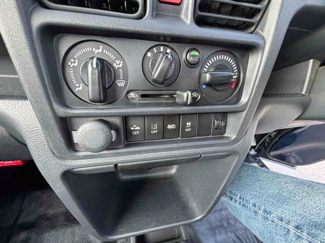 キャリイトラック ＫＣスペシャル　４ＷＤ　軽トラック　ＭＴ　衝突被害軽減システム　レーンアシスト　キーレスエントリー　オートライト　ＥＳＣ　エアコン　パワーステアリング　パワーウィンドウ　運転席エアバッグ　助手席エアバッグ（15枚目）