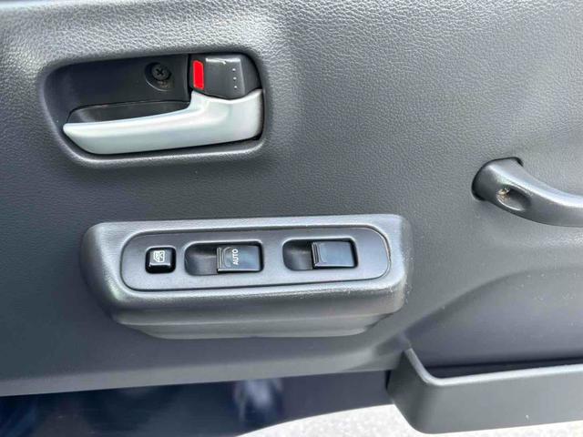 キャリイトラック ＫＣスペシャル　４ＷＤ　軽トラック　ＭＴ　衝突被害軽減システム　レーンアシスト　キーレスエントリー　オートライト　ＥＳＣ　エアコン　パワーステアリング　パワーウィンドウ　運転席エアバッグ　助手席エアバッグ（16枚目）