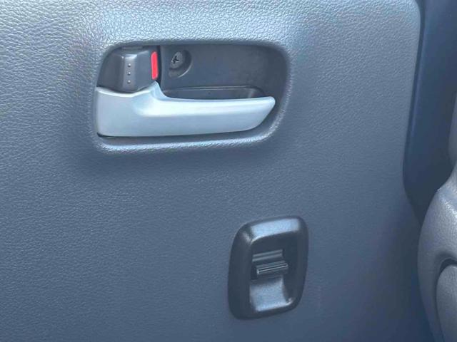 キャリイトラック ＫＣスペシャル　４ＷＤ　軽トラック　ＭＴ　衝突被害軽減システム　レーンアシスト　キーレスエントリー　オートライト　ＥＳＣ　エアコン　パワーステアリング　パワーウィンドウ　運転席エアバッグ　助手席エアバッグ（17枚目）