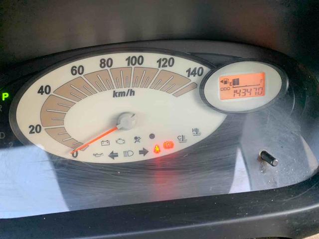 ミラ Ｌセレクション　キーレスエントリー　ＡＴ　盗難防止システム　ＣＤ　衝突安全ボディ　エアコン　パワーステアリング　パワーウィンドウ　運転席エアバッグ　助手席エアバッグ（4枚目）