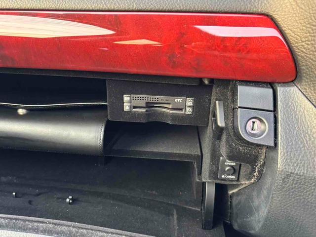 ＬＳ ＬＳ６００ｈ　Ｉパッケージ　４ＷＤ　ＥＴＣ　オートクルーズコントロール　バックカメラ　ナビ　アルミホイール　ＬＥＤヘッドランプ　サンルーフ　ＣＶＴ　シートエアコン　スマートキー　電動格納ミラー　電動リアゲート　盗難防止システム（7枚目）