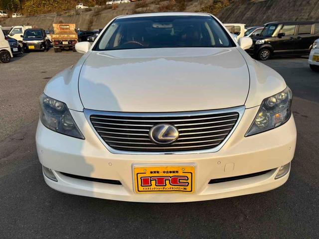 ＬＳ ＬＳ６００ｈ　Ｉパッケージ　４ＷＤ　ＥＴＣ　オートクルーズコントロール　バックカメラ　ナビ　アルミホイール　ＬＥＤヘッドランプ　サンルーフ　ＣＶＴ　シートエアコン　スマートキー　電動格納ミラー　電動リアゲート　盗難防止システム（10枚目）