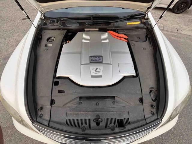 ＬＳ ＬＳ６００ｈ　Ｉパッケージ　４ＷＤ　ＥＴＣ　オートクルーズコントロール　バックカメラ　ナビ　アルミホイール　ＬＥＤヘッドランプ　サンルーフ　ＣＶＴ　シートエアコン　スマートキー　電動格納ミラー　電動リアゲート　盗難防止システム（19枚目）