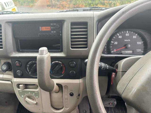 発進時や後退時に必ず操作するレバーです。操作のしやすさが肝になってきます。ぜひ一度体感してください。