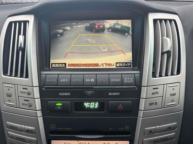 バックカメラ装備。駐車が苦手な方には欠かせません。