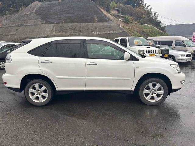 この度は当店のお車をご覧になっていただき、誠にありがとうございます。ぜひじっくりとご検討下さい。気軽にお問合せ・お見積りお待ちしております。