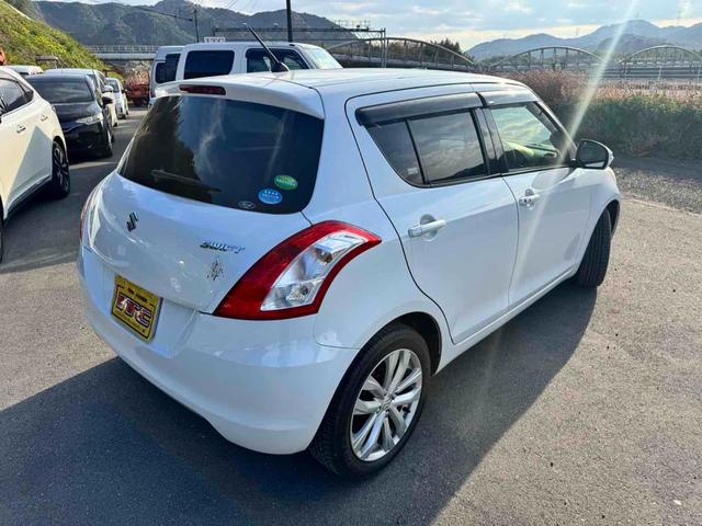 スイフト ＸＬ　アルミホイール　スマートキー　ＣＶＴ　盗難防止システム　衝突安全ボディ　ＡＢＳ　ＥＳＣ　エアコン　パワーステアリング（13枚目）