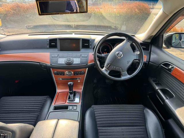 車を運転する際には運転席の存在は欠かせません。なのでしっかりとチェックしたいポイントですね。